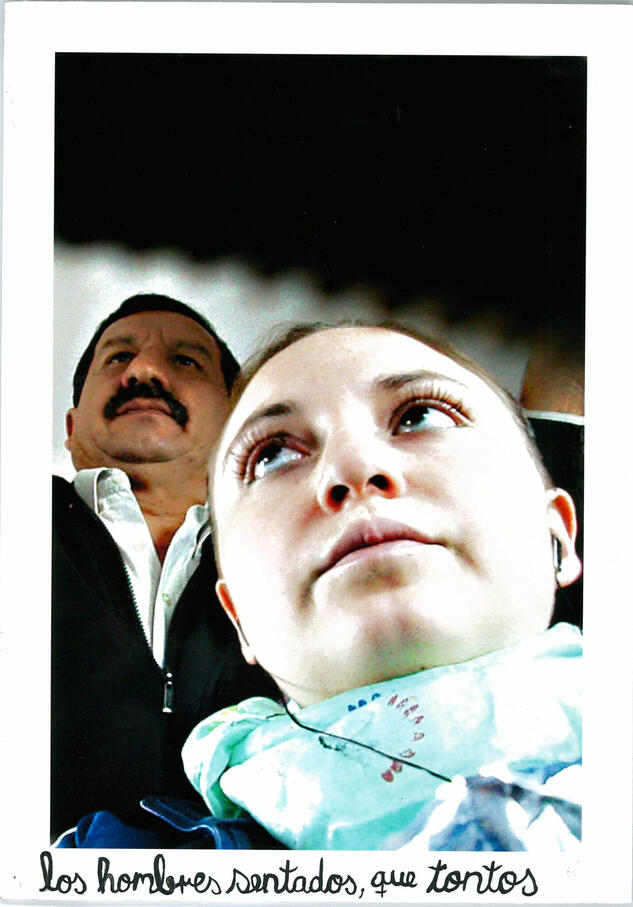 Los hombres sentados